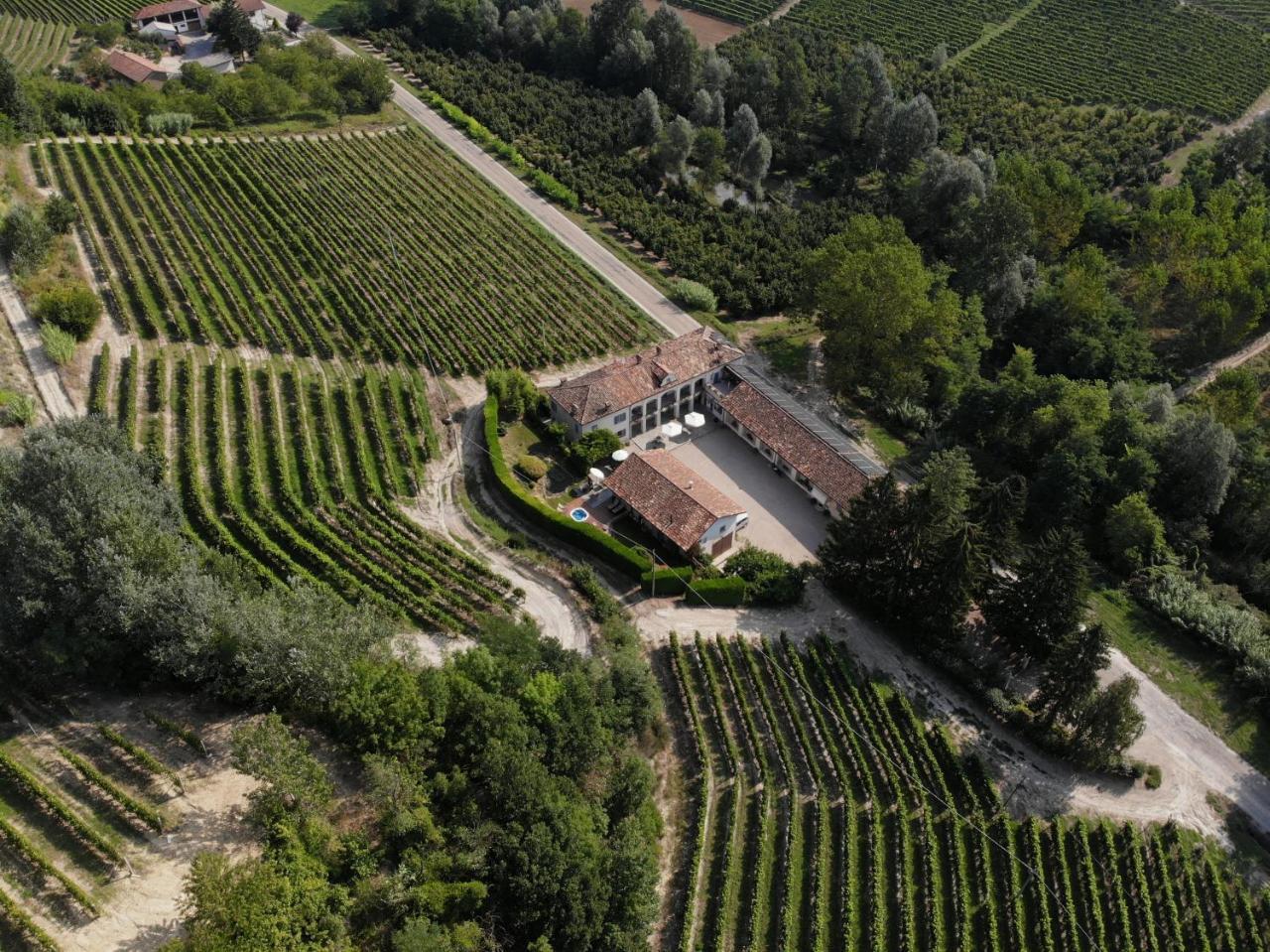 Marcarini Agriturismo 네비글레 외부 사진